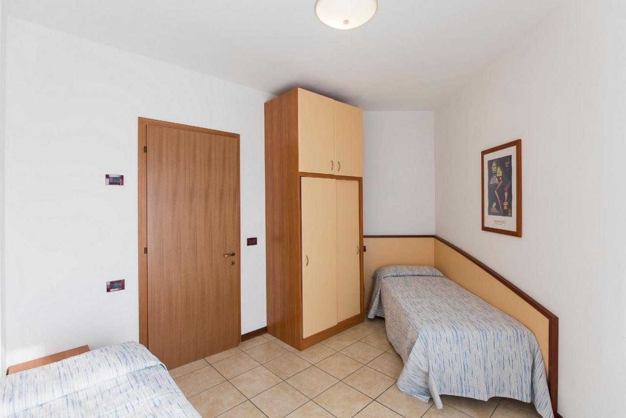 Robinia/Pinetine Lido Altanea Apartment Caorle Exterior photo