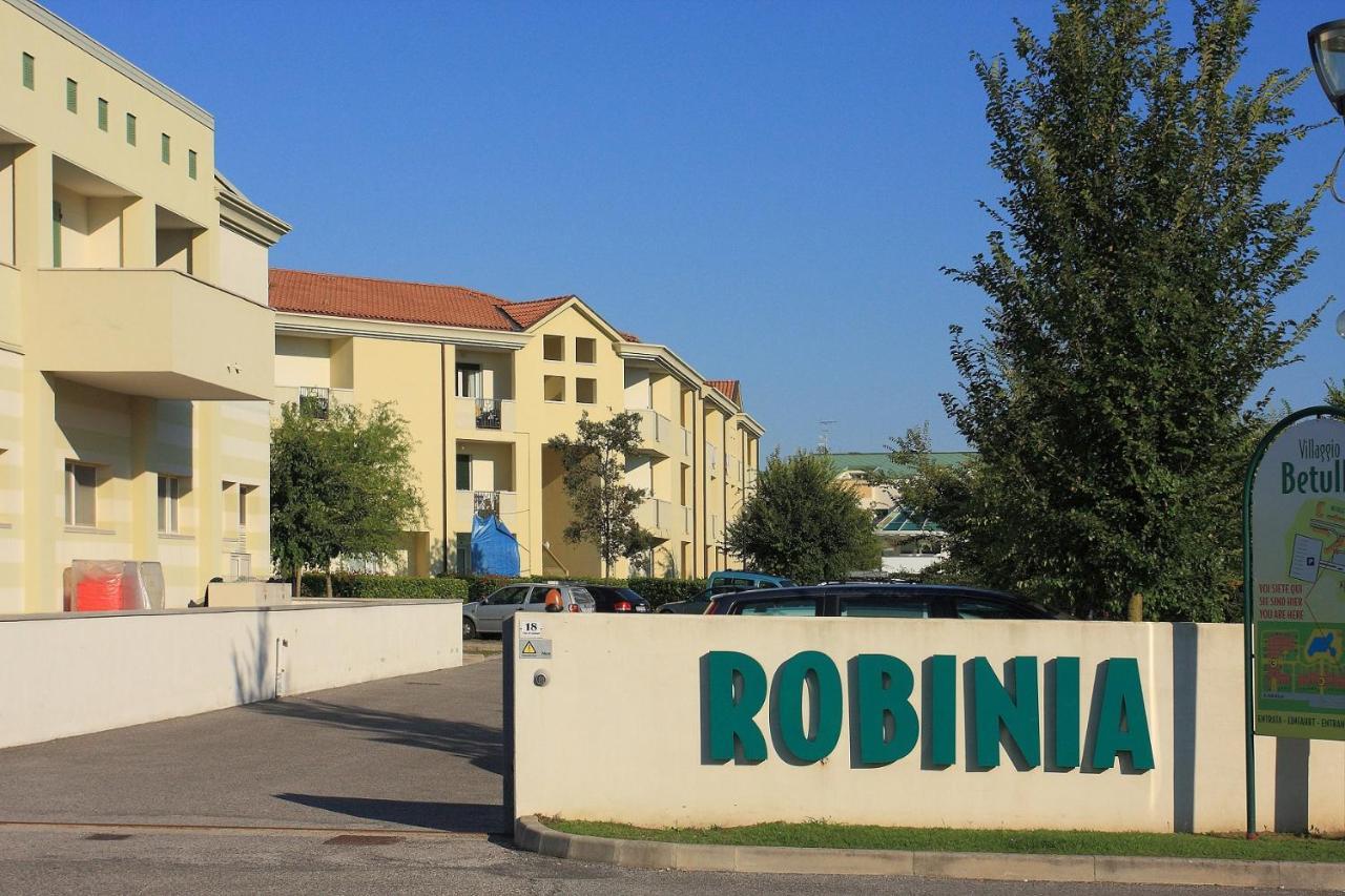 Robinia/Pinetine Lido Altanea Apartment Caorle Exterior photo