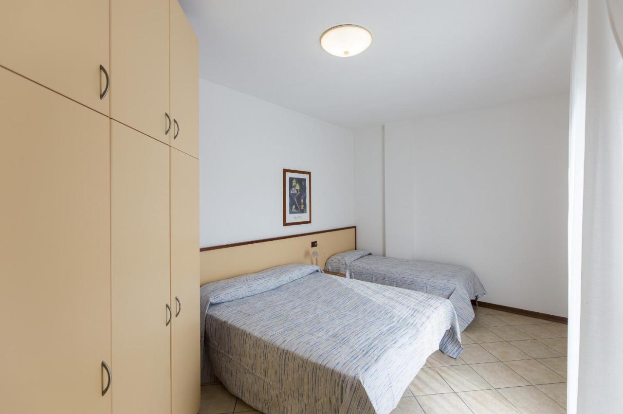 Robinia/Pinetine Lido Altanea Apartment Caorle Exterior photo