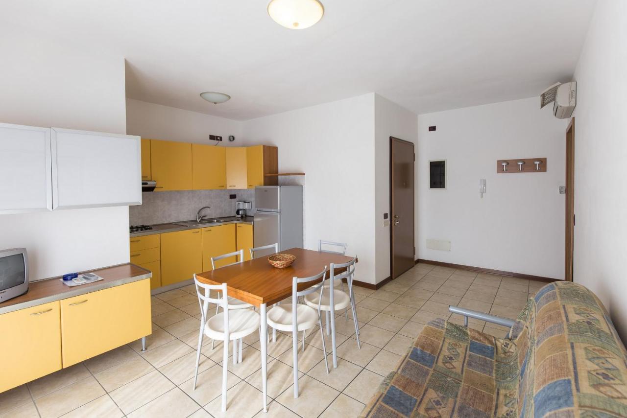 Robinia/Pinetine Lido Altanea Apartment Caorle Exterior photo