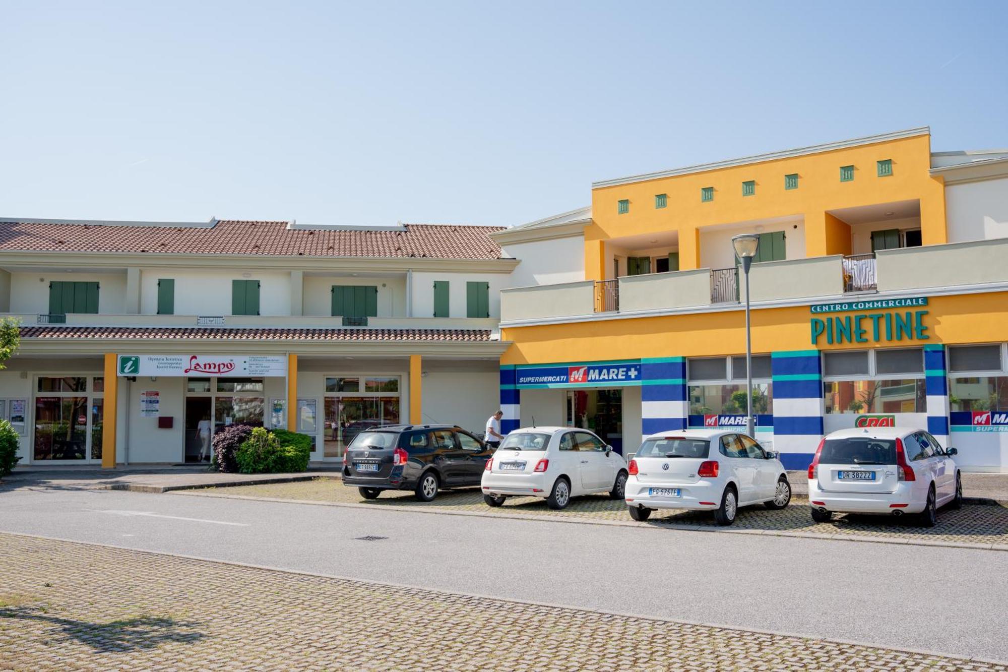 Robinia/Pinetine Lido Altanea Apartment Caorle Exterior photo